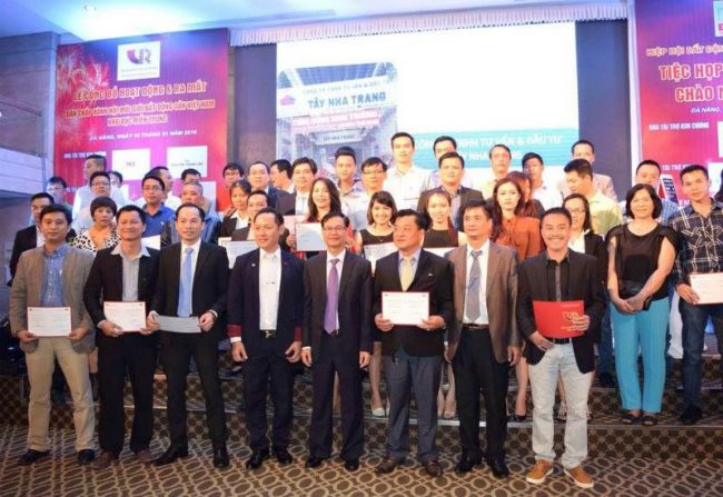 Các nhà MG BĐS nhận chứng nhận thành viên Hiệp hội BĐS Việt Nam