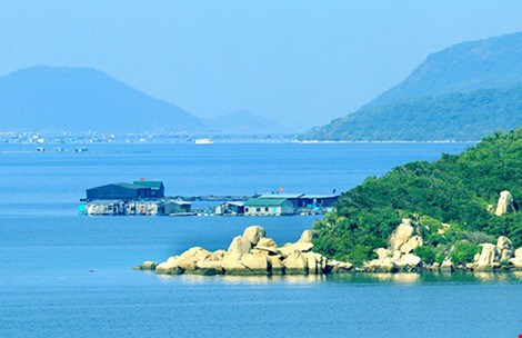 Một góc vịnh Vân Phong, nơi Tập đoàn Posco đề xuất xây dựng nhà máy thép.