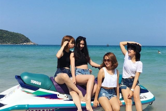 xoa-nong-cuc-da-tai-nha-phao-khong-lo-noi-tren-bien-nha-trang-8184ca25635981289957096429