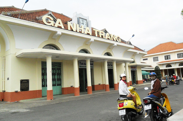 Khánh Hòa vừa kiến nghị di dời ga Nha Trang ra khỏi trung tâm thành phố vì gây nên tình trạng ùn tắc giao thông, ảnh hưởng đến thành phố du lịch